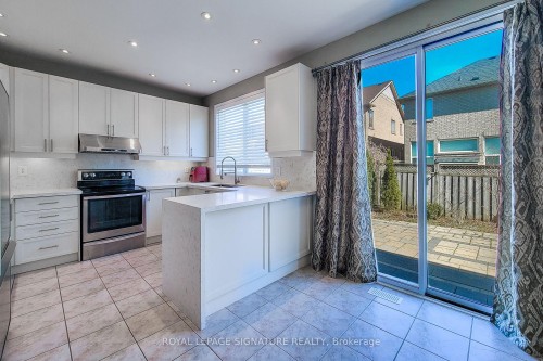 3798 Swiftdale Drive, Mississauga, ON - Indoor Photo Showing Kitchen