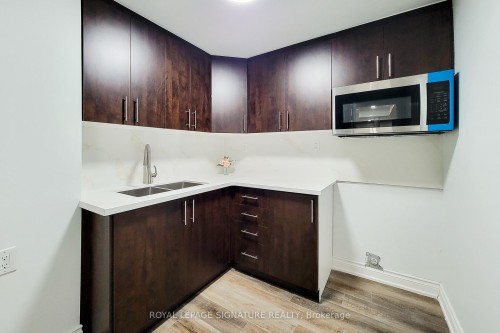 3798 Swiftdale Drive, Mississauga, ON - Indoor Photo Showing Kitchen With Double Sink