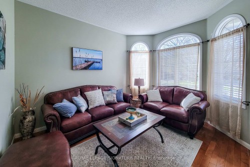 3798 Swiftdale Drive, Mississauga, ON - Indoor Photo Showing Living Room