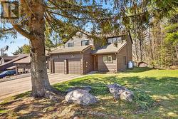 30 OAKWOOD HEIGHTS Bracebridge (Macaulay), ON P1L 1M5