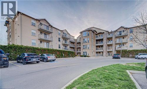 1490 BISHOPS Gate Unit# 106  Oakville, ON L6M 4N3
