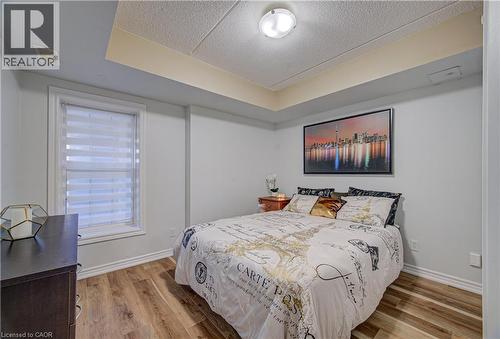 1490 Bishops Gate Unit# 106, Oakville, ON - Indoor Photo Showing Bedroom