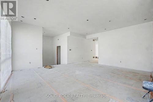 830 Alpine Avenue, Ottawa, ON - Indoor