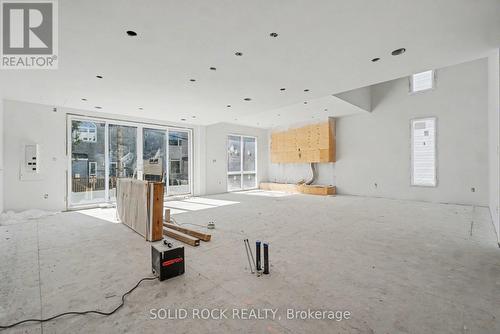 830 Alpine Avenue, Ottawa, ON - Indoor