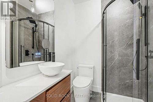 828 Alpine Avenue, Ottawa, ON - Indoor Photo Showing Bathroom