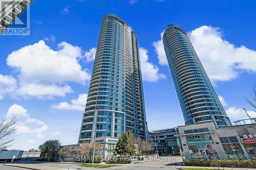 822 - 135 VILLAGE GREEN SQUARE  Toronto, ON M1S 0G4