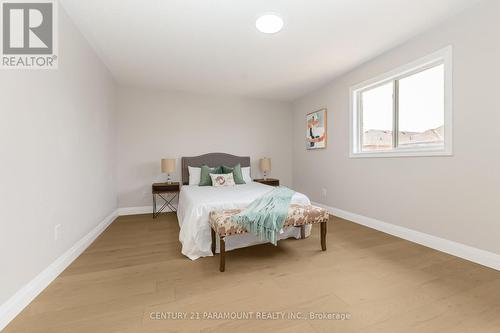 641 Macbeth Heights, Mississauga, ON - Indoor Photo Showing Bedroom