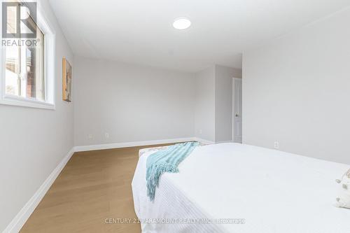 641 Macbeth Heights, Mississauga, ON - Indoor Photo Showing Bedroom