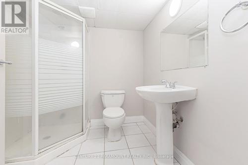 641 Macbeth Heights, Mississauga, ON - Indoor Photo Showing Bathroom