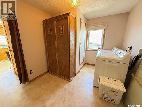 737 Third Street, Estevan, SK - Indoor Photo Showing Laundry Room