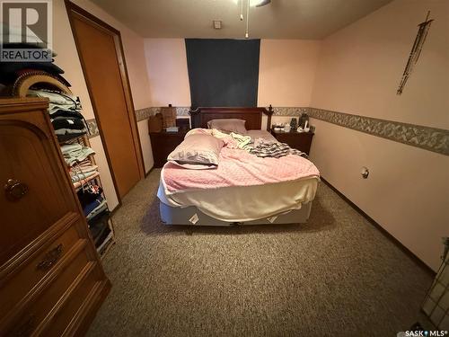 737 Third Street, Estevan, SK - Indoor Photo Showing Bedroom
