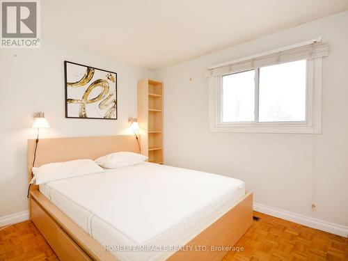 2335 Council Ring Road, Mississauga, ON - Indoor Photo Showing Bedroom