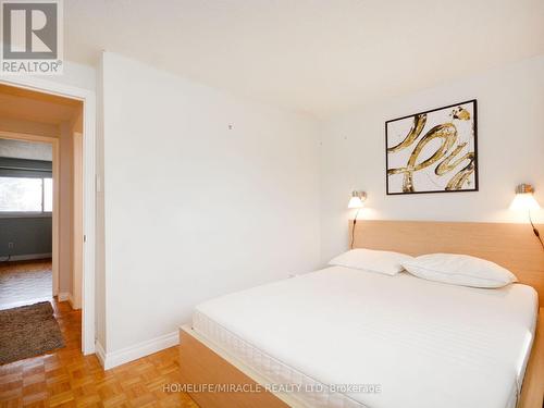 2335 Council Ring Road, Mississauga, ON - Indoor Photo Showing Bedroom