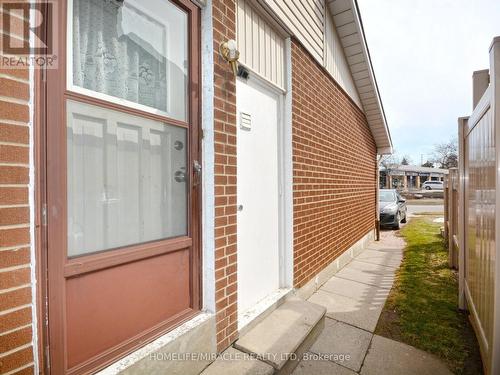 2335 Council Ring Road, Mississauga, ON - Outdoor With Exterior