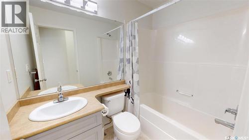 747 Rutherford Lane, Saskatoon, SK - Indoor Photo Showing Bathroom