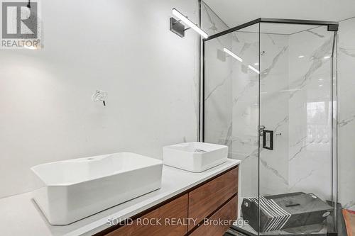 838 Alpine Avenue, Ottawa, ON - Indoor Photo Showing Bathroom