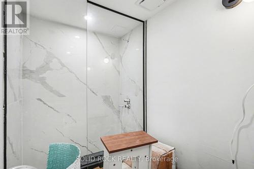 838 Alpine Avenue, Ottawa, ON - Indoor Photo Showing Bathroom