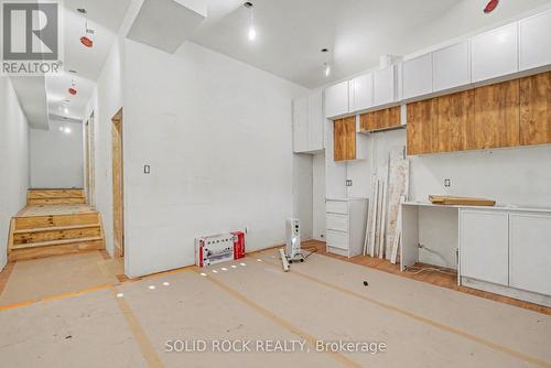 840 Alpine Avenue, Ottawa, ON - Indoor