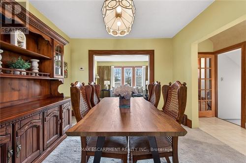 257 Queensdale Avenue E, Hamilton, ON - Indoor Photo Showing Dining Room