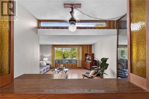 257 Queensdale Avenue E, Hamilton, ON - Indoor