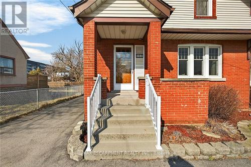 257 Queensdale Avenue E, Hamilton, ON - Outdoor With Exterior