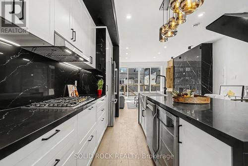 826 Alpine Avenue, Ottawa, ON - Indoor Photo Showing Kitchen