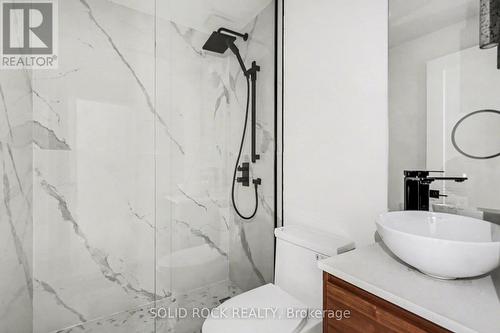 Ensuite for Bedroom 2 - 826 Alpine Avenue, Ottawa, ON - Indoor Photo Showing Bathroom