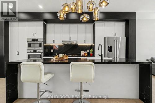 826 Alpine Avenue, Ottawa, ON - Indoor Photo Showing Kitchen