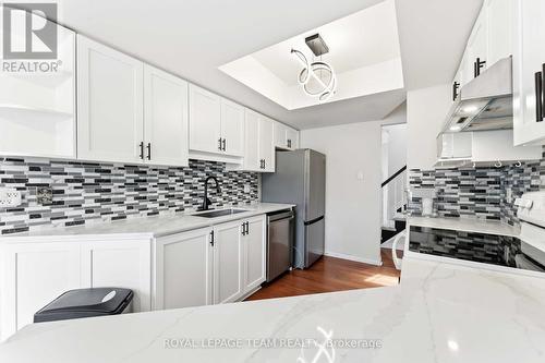 86 Sai Crescent, Ottawa, ON - Indoor Photo Showing Kitchen With Upgraded Kitchen