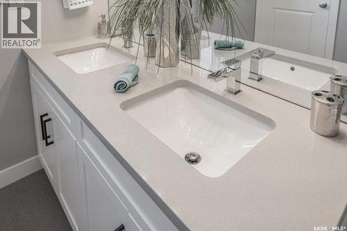 116 Traeger Common, Saskatoon, SK - Indoor Photo Showing Bathroom