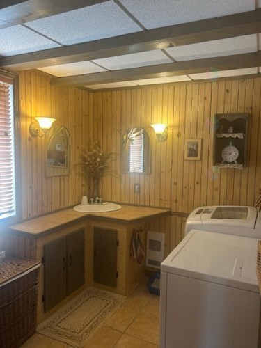 Salle d'eau - 164 Ch. Du Lac-Noir, Saint-Jean-De-Matha, QC - Indoor Photo Showing Laundry Room