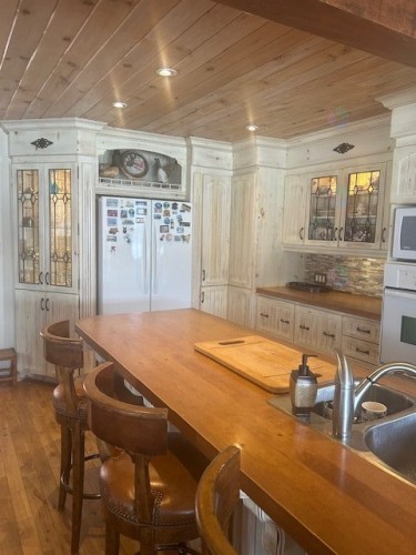 Cuisine - 164 Ch. Du Lac-Noir, Saint-Jean-De-Matha, QC - Indoor Photo Showing Other Room