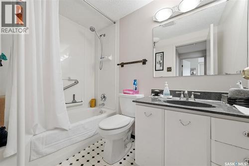 232 Dalhousie Crescent, Saskatoon, SK - Indoor Photo Showing Bathroom