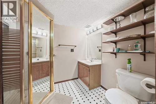 232 Dalhousie Crescent, Saskatoon, SK - Indoor Photo Showing Bathroom