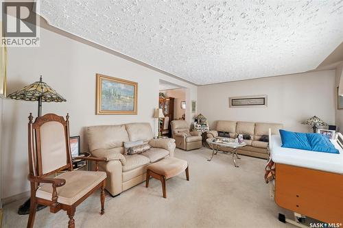 232 Dalhousie Crescent, Saskatoon, SK - Indoor Photo Showing Living Room