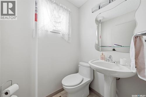 232 Dalhousie Crescent, Saskatoon, SK - Indoor Photo Showing Bathroom