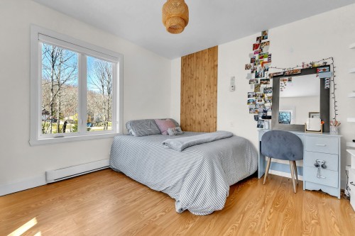 Chambre à coucher - 35 Rue Des Érables, Saint-Sixte, QC - Indoor Photo Showing Bedroom