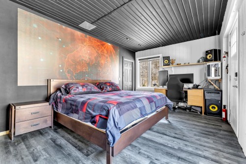 Chambre à coucher - 35 Rue Des Érables, Saint-Sixte, QC - Indoor Photo Showing Bedroom