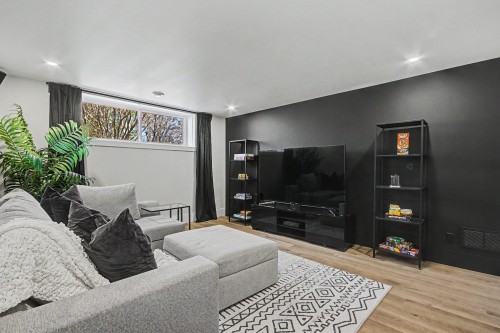 Salle familiale - 2582 Ch. Bellerive, Carignan, QC - Indoor