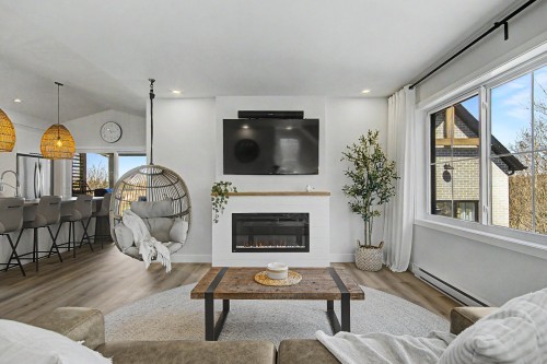 Salon - 2582 Ch. Bellerive, Carignan, QC - Indoor Photo Showing Living Room With Fireplace
