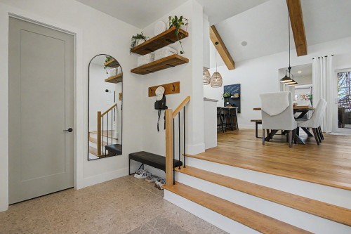 Hall d'entrée/Vestibule - 2582 Ch. Bellerive, Carignan, QC - Indoor Photo Showing Other Room