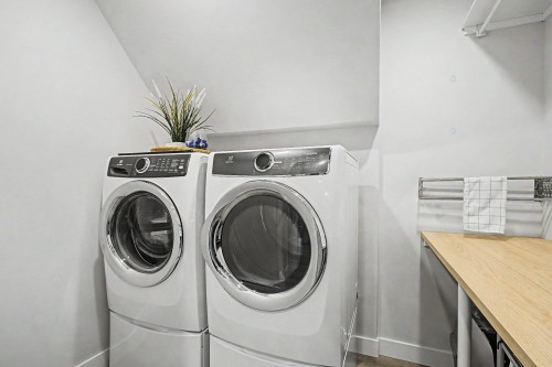 Salle de lavage - 2582 Ch. Bellerive, Carignan, QC - Indoor Photo Showing Laundry Room