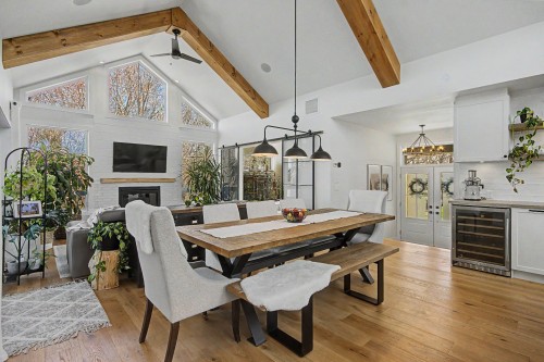 Salle à manger - 2582 Ch. Bellerive, Carignan, QC - Indoor Photo Showing Dining Room With Fireplace