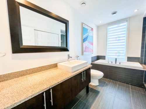 Salle de bains - 3454 Rue Des Francs-Bourgeois, Boisbriand, QC - Indoor Photo Showing Bathroom