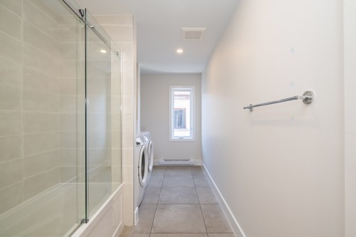 Salle de bains - 288 69E Avenue, Laval (Chomedey), QC - Indoor Photo Showing Bathroom