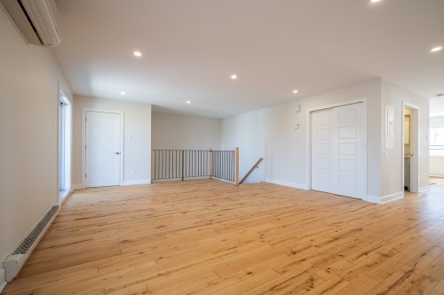 Salon - 288 69E Avenue, Laval (Chomedey), QC - Indoor Photo Showing Other Room
