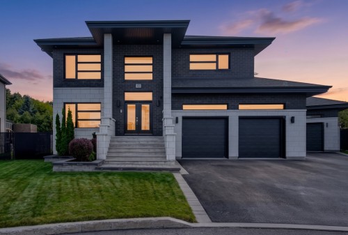 43 Rue Molière  Saint-Jean-Sur-Richelieu, QC J2W 0C1