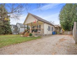 26 BEDFORD Street Chatham, ON N7L 2V3