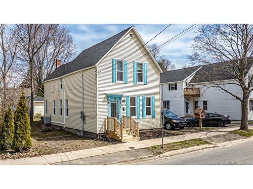 18 Shore St, Fredericton, NB 