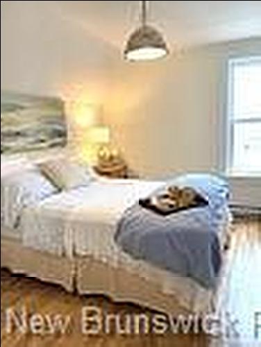 18 Shore St, Fredericton, NB 